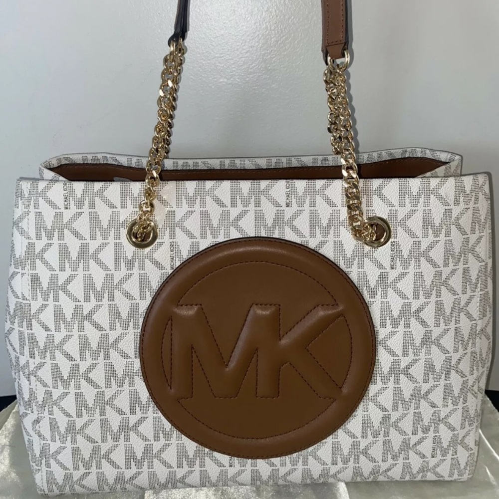 NEW! NWOT MICHAEL KORS Brynn Large Chain Shoulder Tote Handbag Vanilla